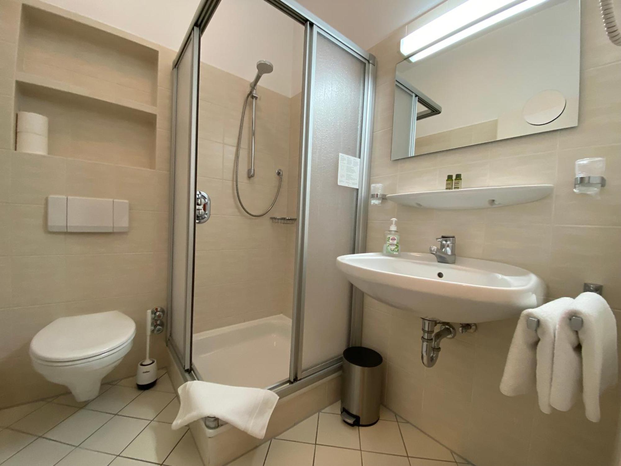 Adamidis Hotel Altenmedingen Dış mekan fotoğraf