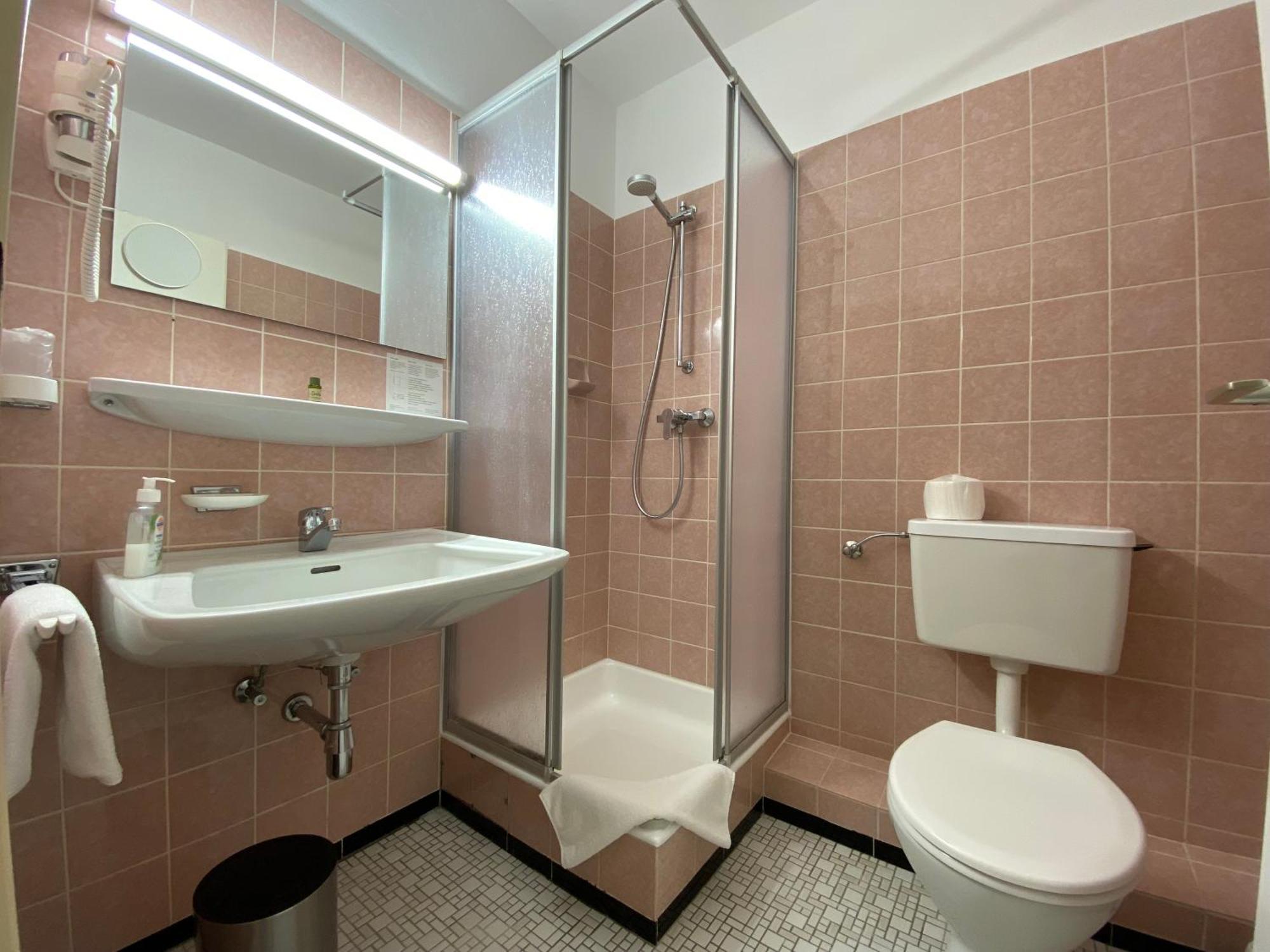 Adamidis Hotel Altenmedingen Dış mekan fotoğraf